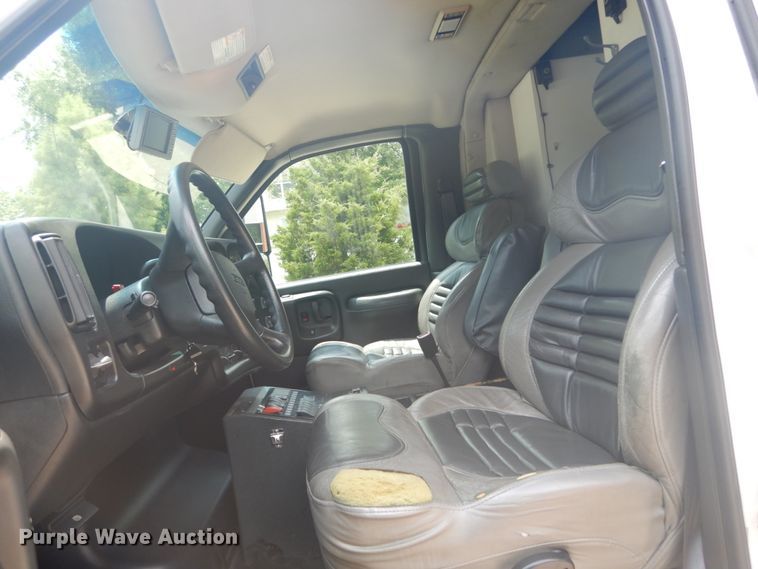 image for item DH5141 2009 GMC C4500  ambulance