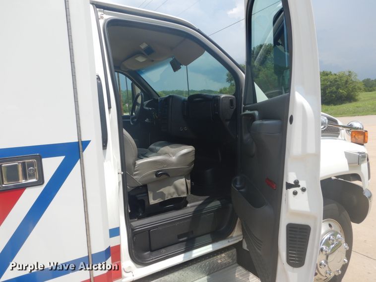 image for item DH5141 2009 GMC C4500  ambulance