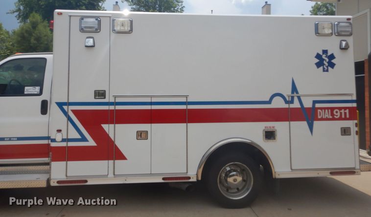 image for item DH5141 2009 GMC C4500  ambulance