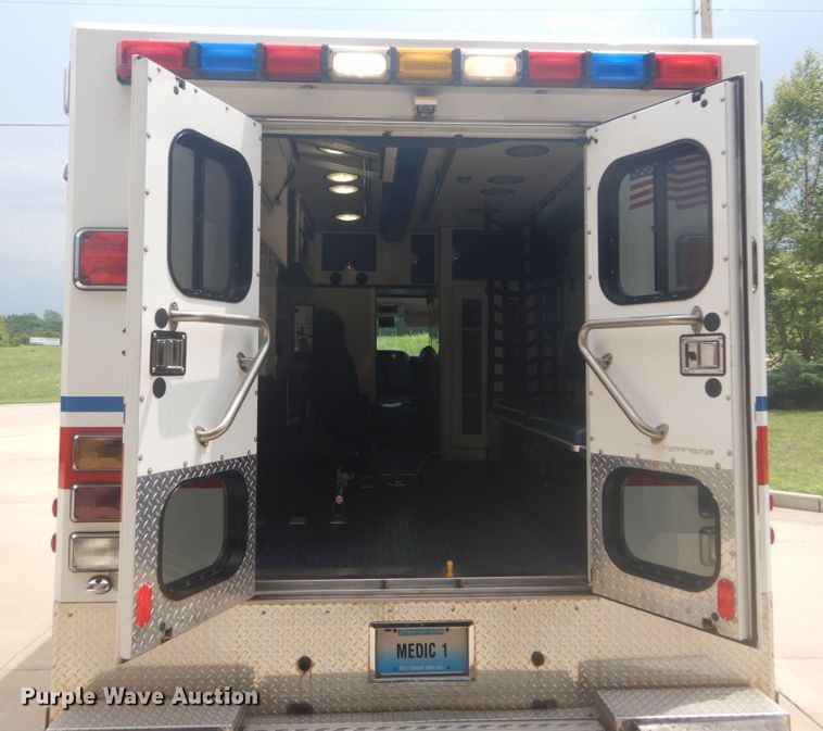 image for item DH5141 2009 GMC C4500  ambulance