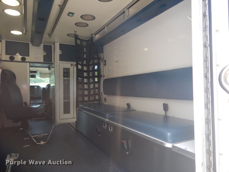 image for item DH5141 2009 GMC C4500  ambulance