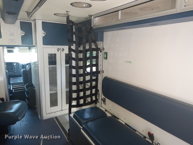 image for item DH5141 2009 GMC C4500  ambulance