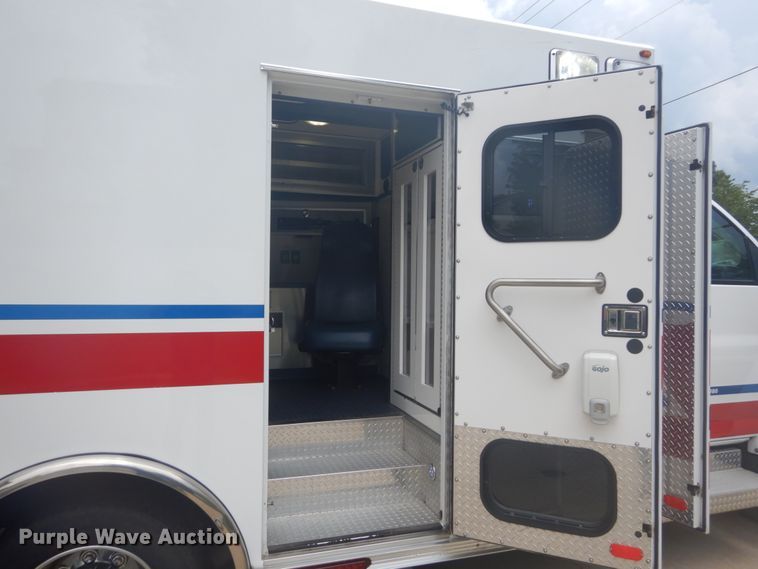 image for item DH5141 2009 GMC C4500  ambulance