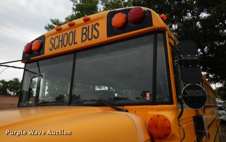 image for item DJ4289 1999 International 3800 AmTran  school bus