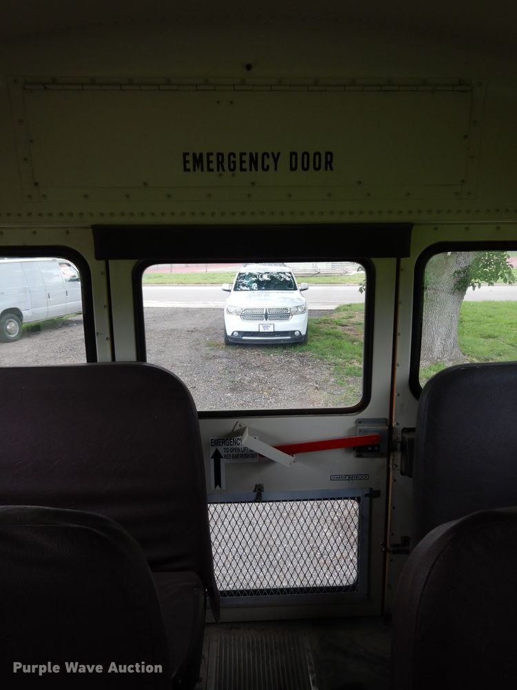 image for item DJ4289 1999 International 3800 AmTran  school bus