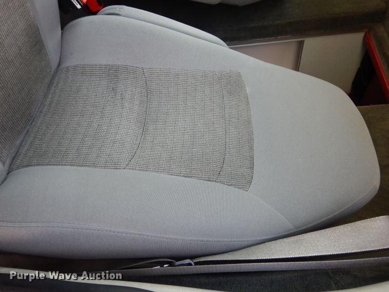 image for item DJ4290 2005 Ford E450  ambulance