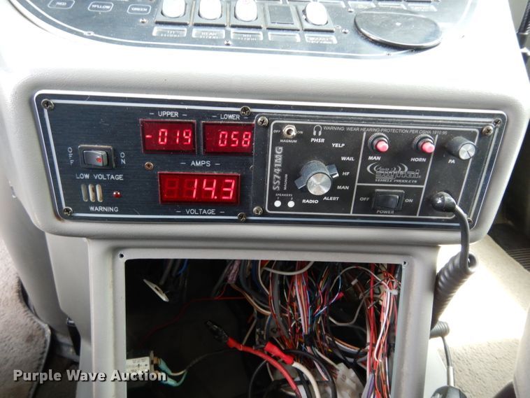 image for item DJ4290 2005 Ford E450  ambulance