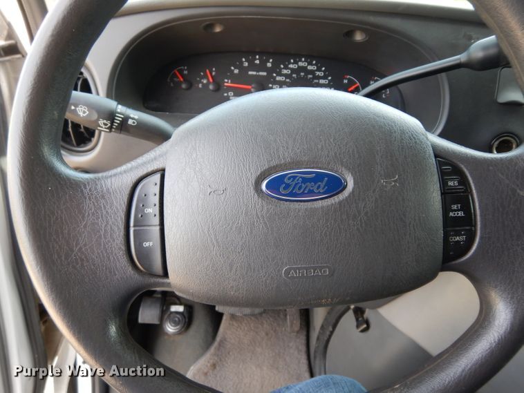 image for item DJ4290 2005 Ford E450  ambulance