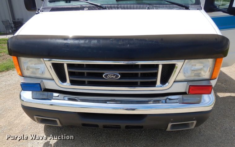 image for item DJ4290 2005 Ford E450  ambulance