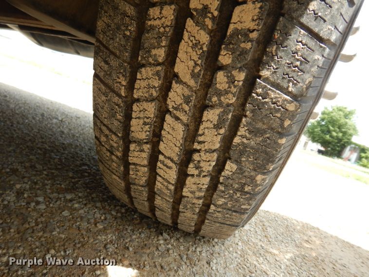 image for item DJ4290 2005 Ford E450  ambulance