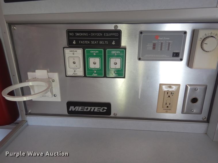 image for item DJ4290 2005 Ford E450  ambulance