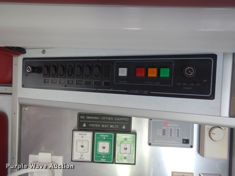 image for item DJ4290 2005 Ford E450  ambulance