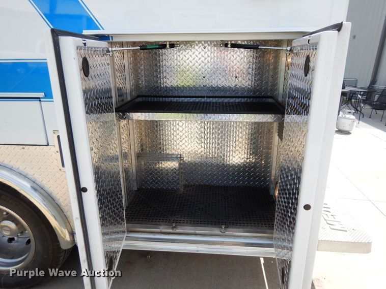 image for item DJ4290 2005 Ford E450  ambulance