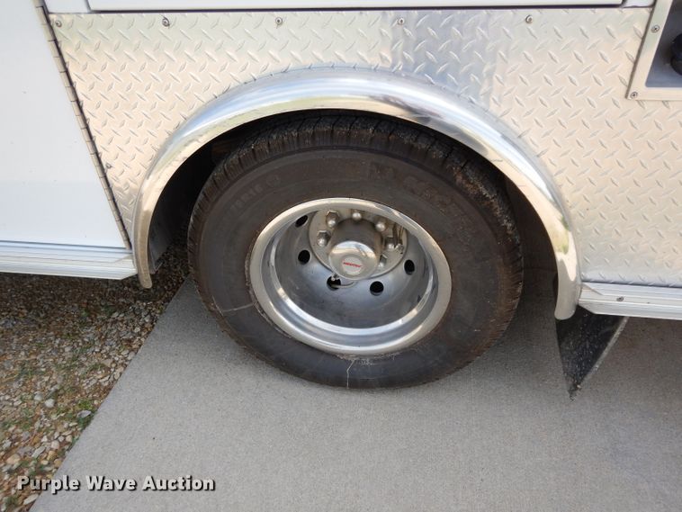 image for item DJ4290 2005 Ford E450  ambulance