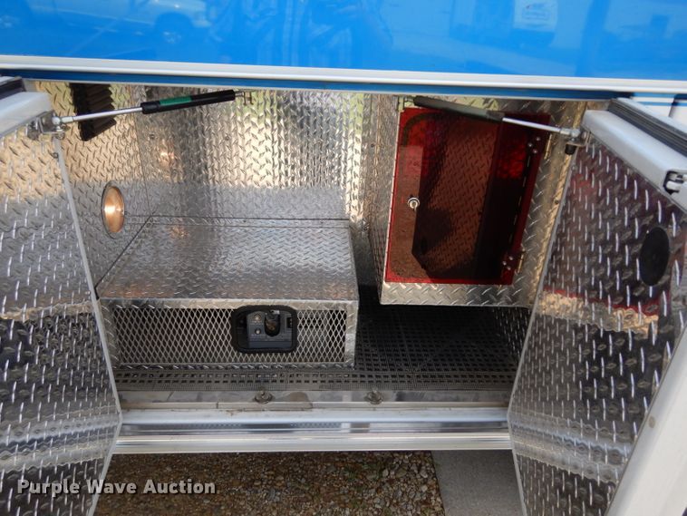 image for item DJ4290 2005 Ford E450  ambulance