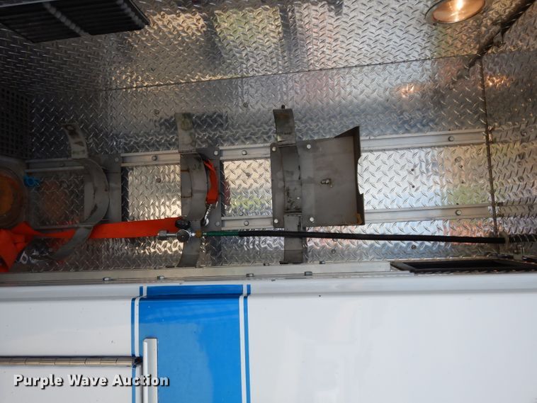 image for item DJ4290 2005 Ford E450  ambulance