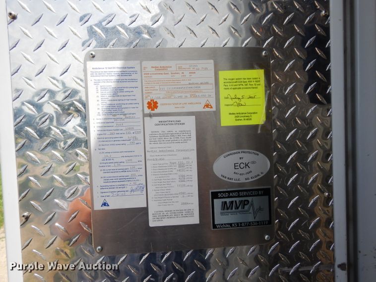 image for item DJ4290 2005 Ford E450  ambulance