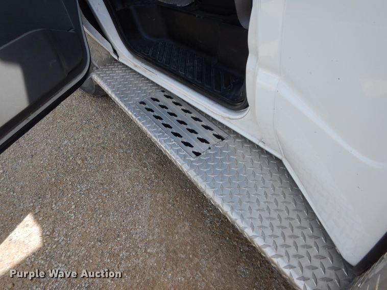 image for item DJ4290 2005 Ford E450  ambulance