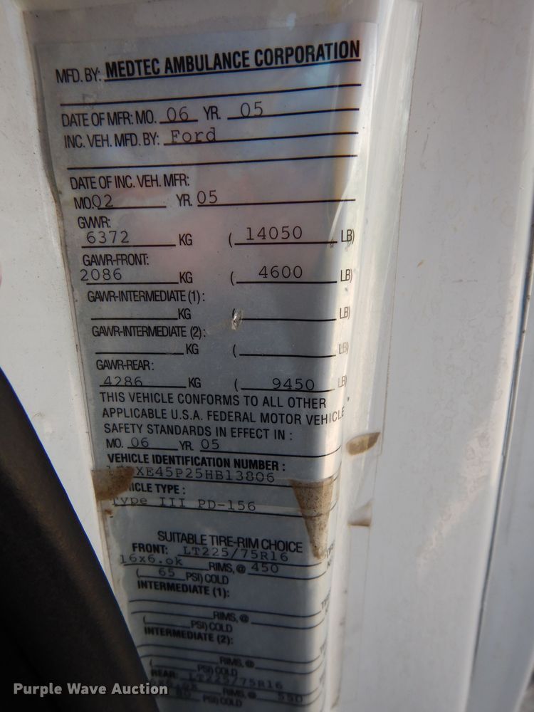 image for item DJ4290 2005 Ford E450  ambulance