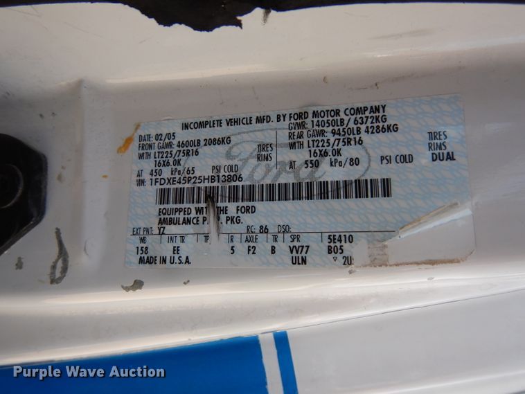 image for item DJ4290 2005 Ford E450  ambulance