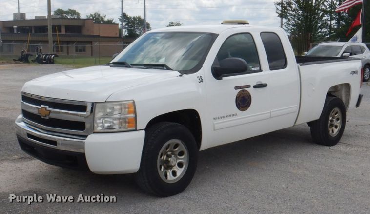 image for item DY9505 2011 Chevrolet Silverado 1500  Ext. Cab pickup truck