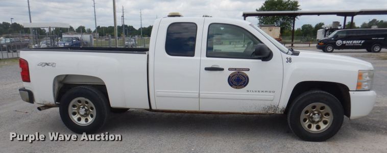 image for item DY9505 2011 Chevrolet Silverado 1500  Ext. Cab pickup truck