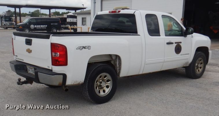image for item DY9505 2011 Chevrolet Silverado 1500  Ext. Cab pickup truck