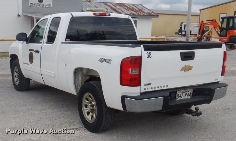 image for item DY9505 2011 Chevrolet Silverado 1500  Ext. Cab pickup truck