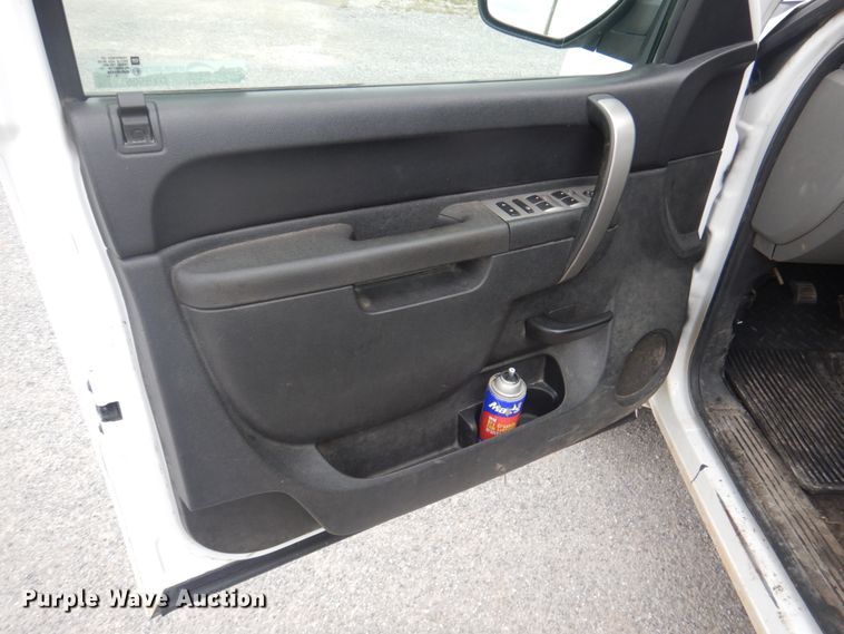 image for item DY9505 2011 Chevrolet Silverado 1500  Ext. Cab pickup truck