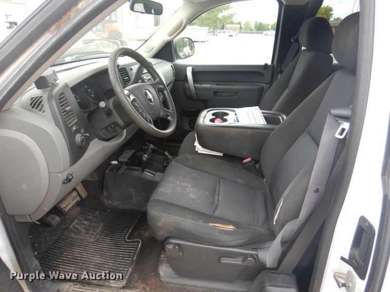 image for item DY9505 2011 Chevrolet Silverado 1500  Ext. Cab pickup truck