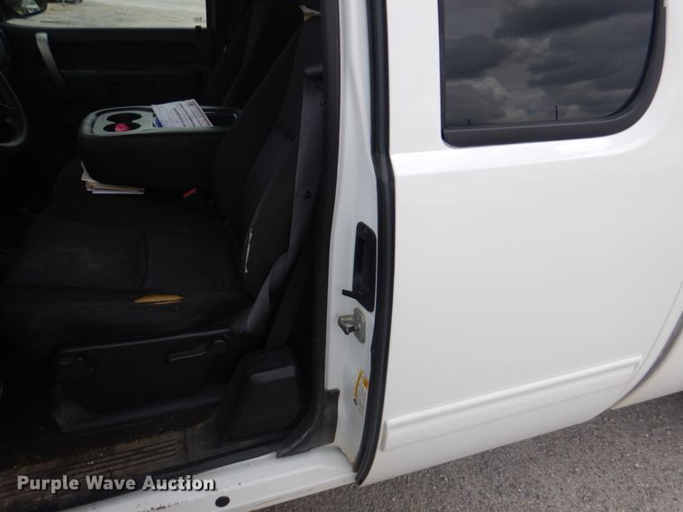 image for item DY9505 2011 Chevrolet Silverado 1500  Ext. Cab pickup truck