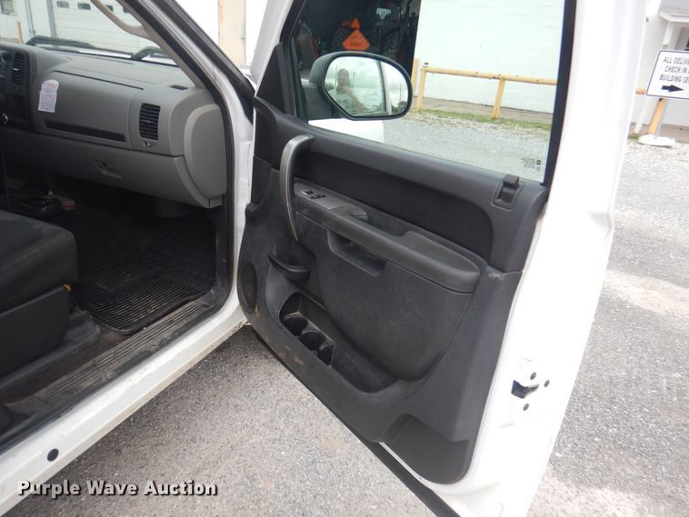 image for item DY9505 2011 Chevrolet Silverado 1500  Ext. Cab pickup truck