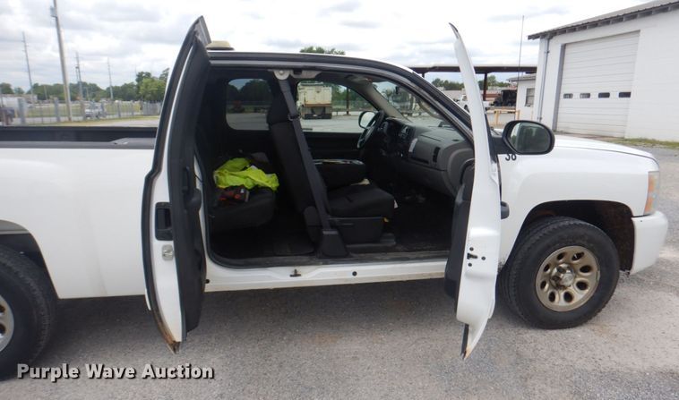 image for item DY9505 2011 Chevrolet Silverado 1500  Ext. Cab pickup truck