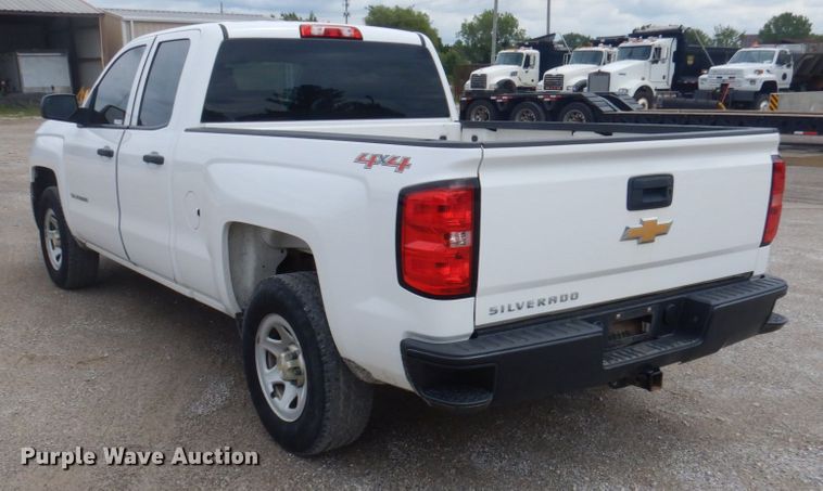 image for item DY9510 2015 Chevrolet Silverado 1500  Double Cab pickup truck