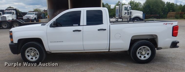 image for item DY9510 2015 Chevrolet Silverado 1500  Double Cab pickup truck