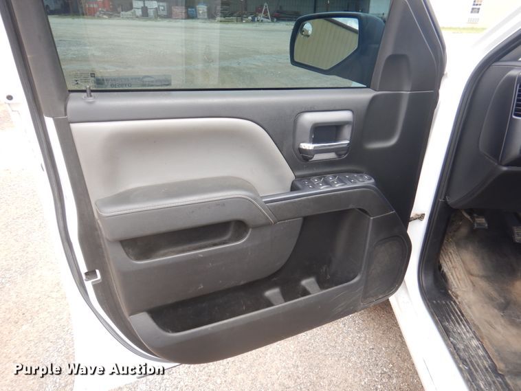 image for item DY9510 2015 Chevrolet Silverado 1500  Double Cab pickup truck