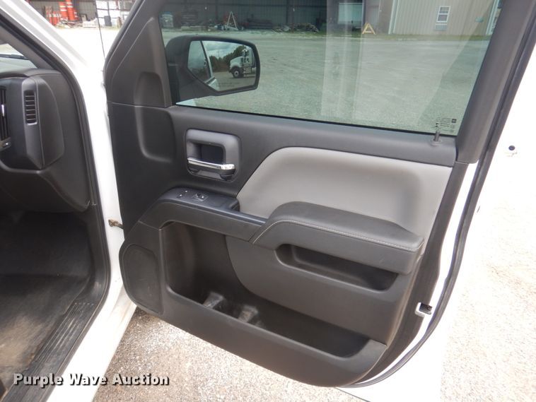 image for item DY9510 2015 Chevrolet Silverado 1500  Double Cab pickup truck