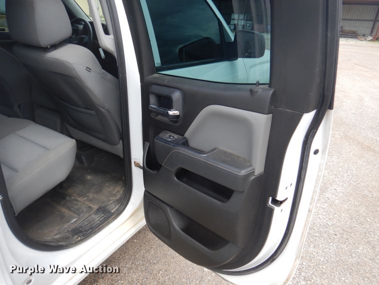 image for item DY9510 2015 Chevrolet Silverado 1500  Double Cab pickup truck