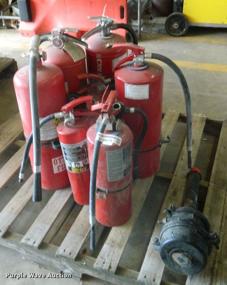 image for item EH9474 (9) fire extinguishers