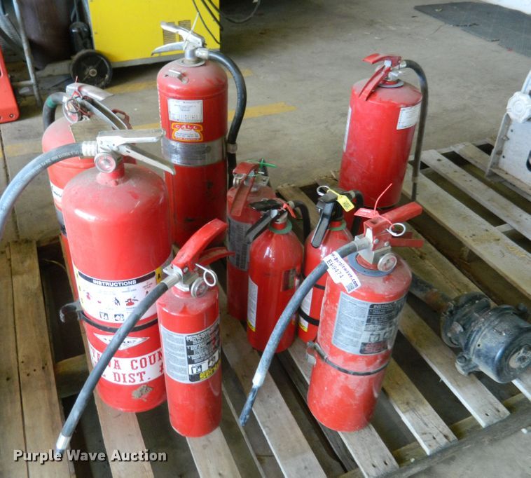 image for item EH9474 (9) fire extinguishers