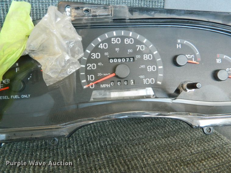 image for item EH9476 2003 Ford E350 Super Duty  ambulance