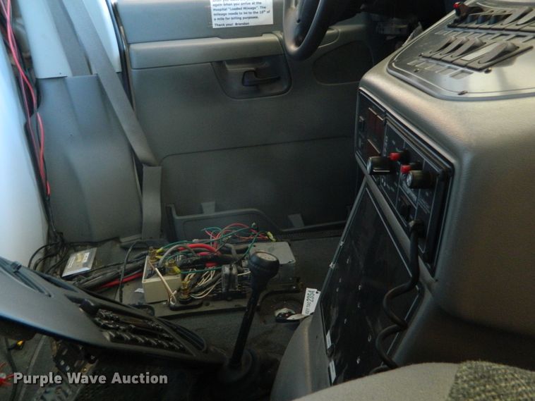 image for item EH9476 2003 Ford E350 Super Duty  ambulance
