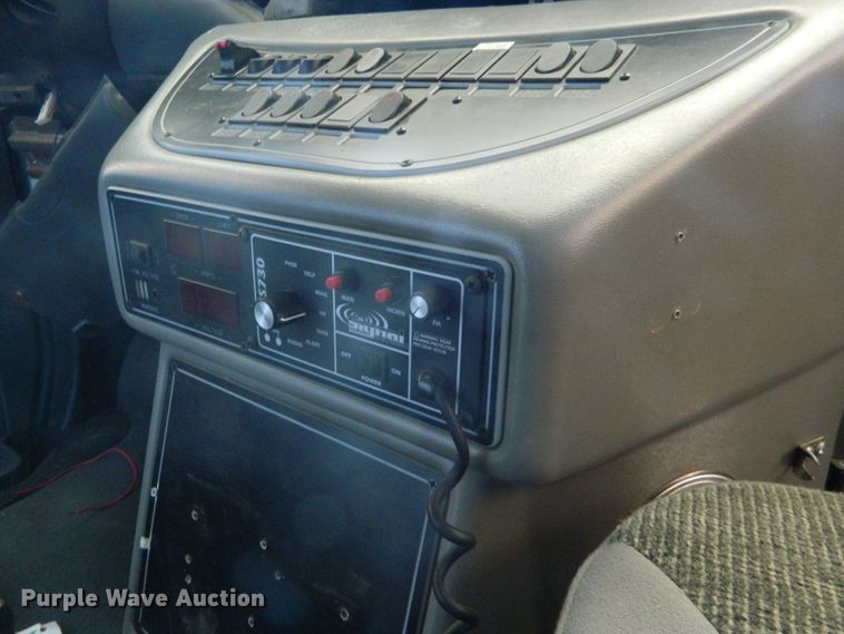 image for item EH9476 2003 Ford E350 Super Duty  ambulance