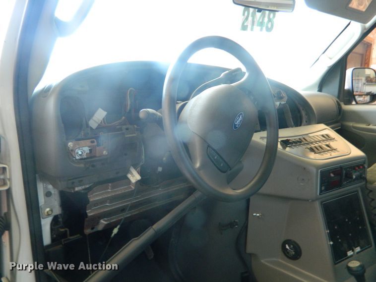 image for item EH9476 2003 Ford E350 Super Duty  ambulance