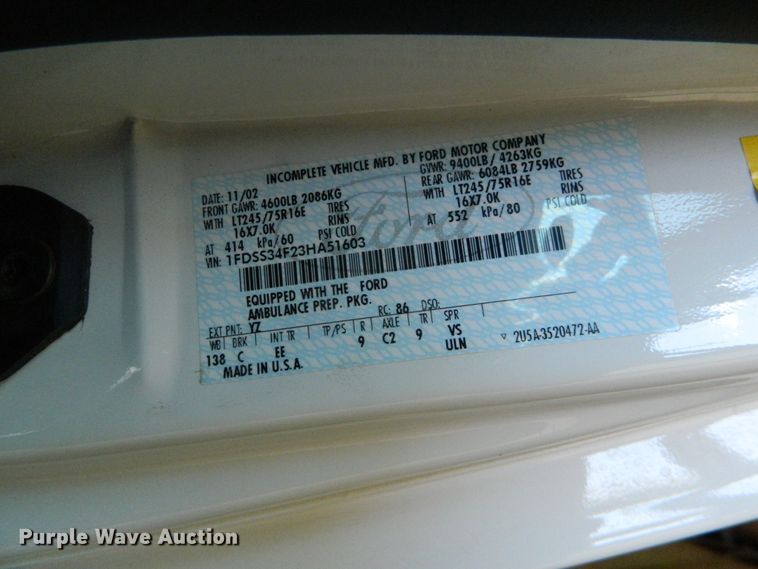 image for item EH9476 2003 Ford E350 Super Duty  ambulance