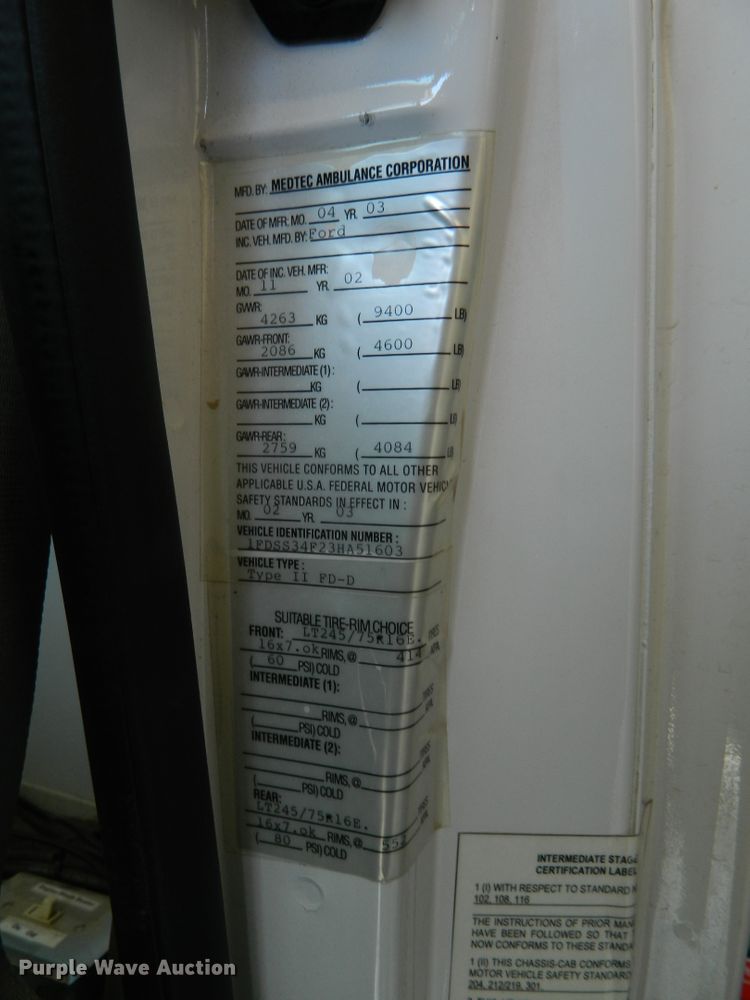 image for item EH9476 2003 Ford E350 Super Duty  ambulance