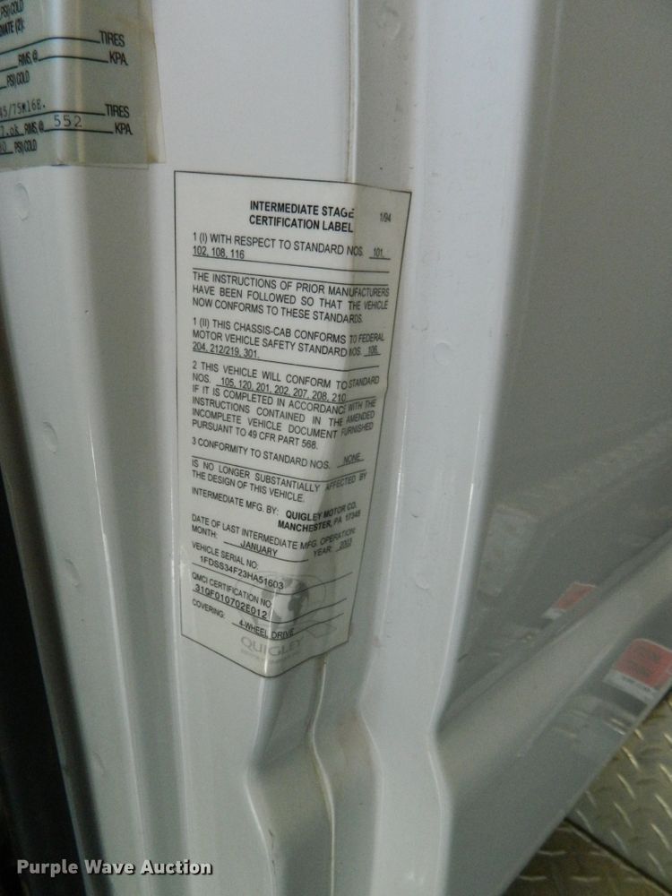 image for item EH9476 2003 Ford E350 Super Duty  ambulance