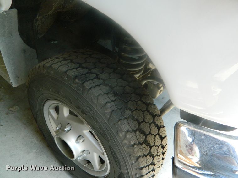 image for item EH9476 2003 Ford E350 Super Duty  ambulance