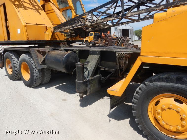 Little Giant 48 crane in Winterset, IA Item FK9285 sold Purple Wave