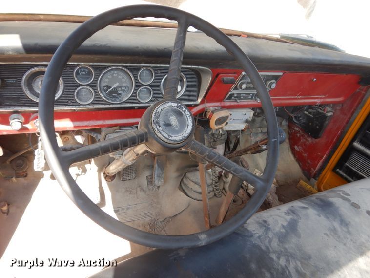 image for item FK9288 1975 Ford F600  flatbed truck